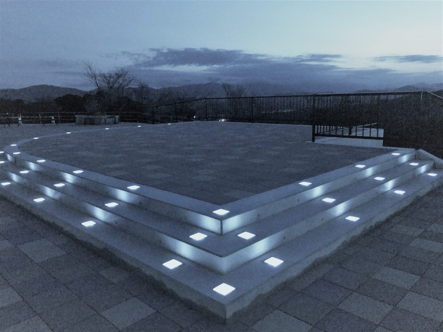 ソーラーLEDガラスブロック SUNLIGHT